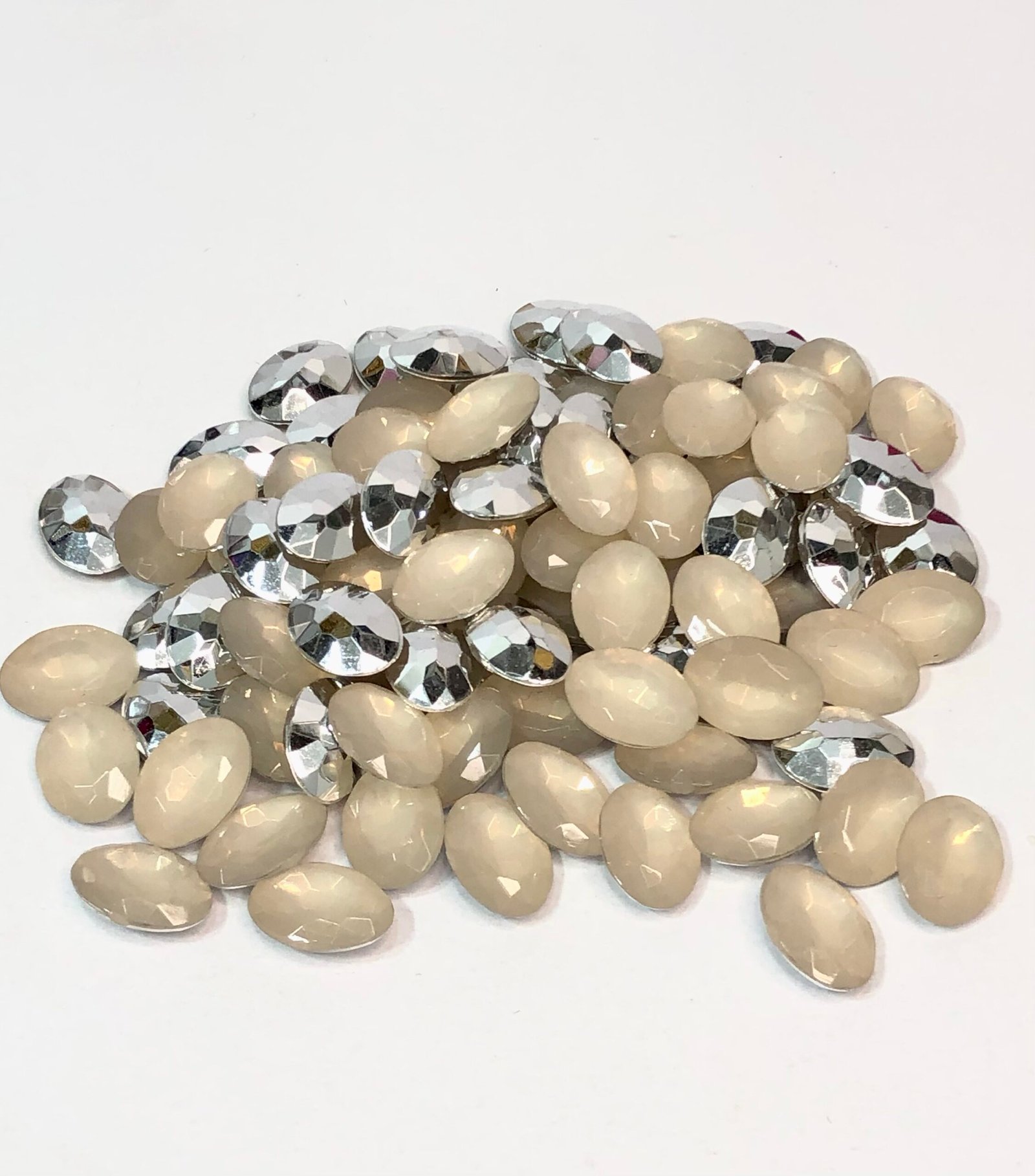 Chaton Oval 10x14 - Opal Bege