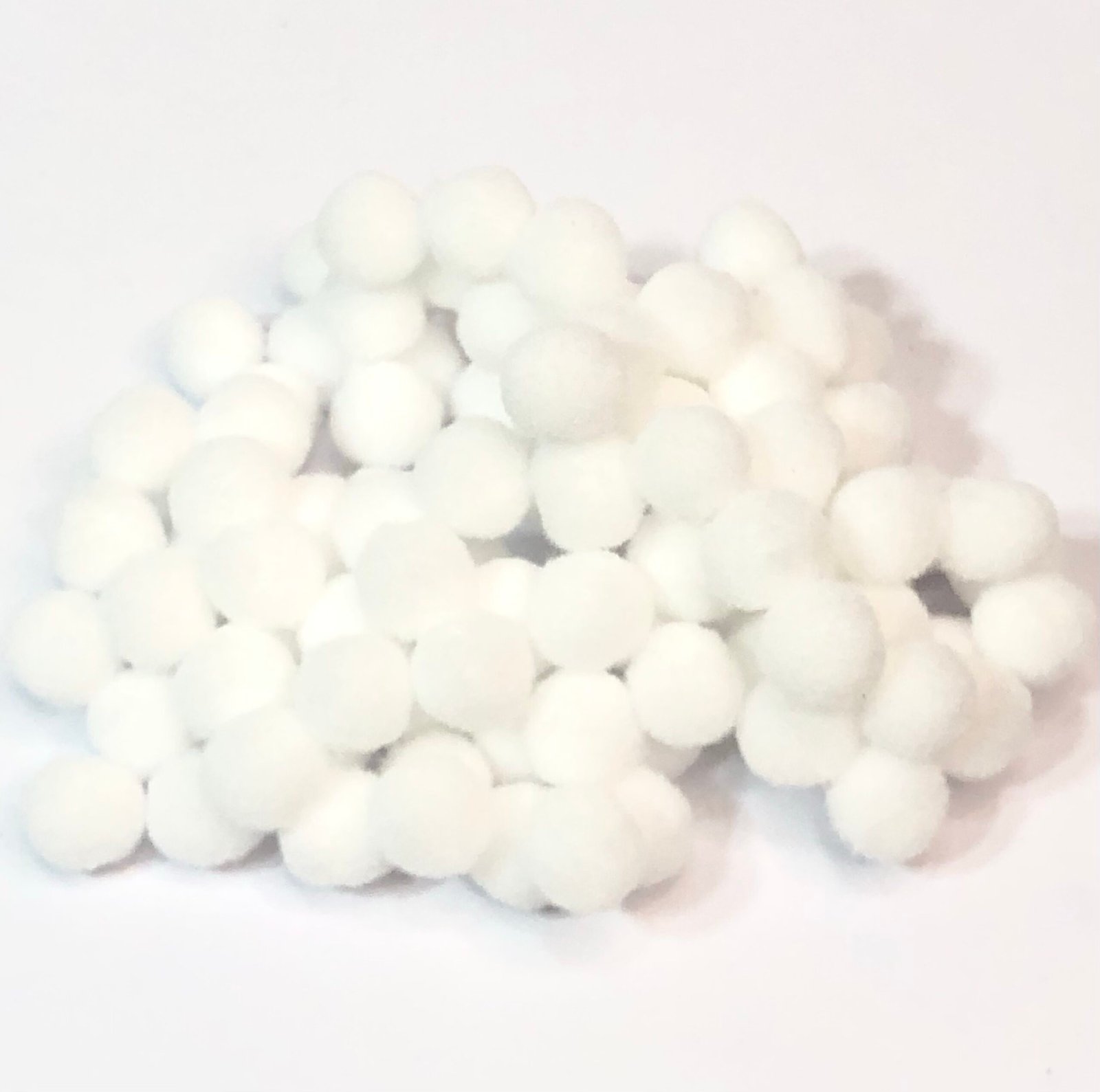 Pompom Bolinha- Branco  -10mm
Aprx 100unid