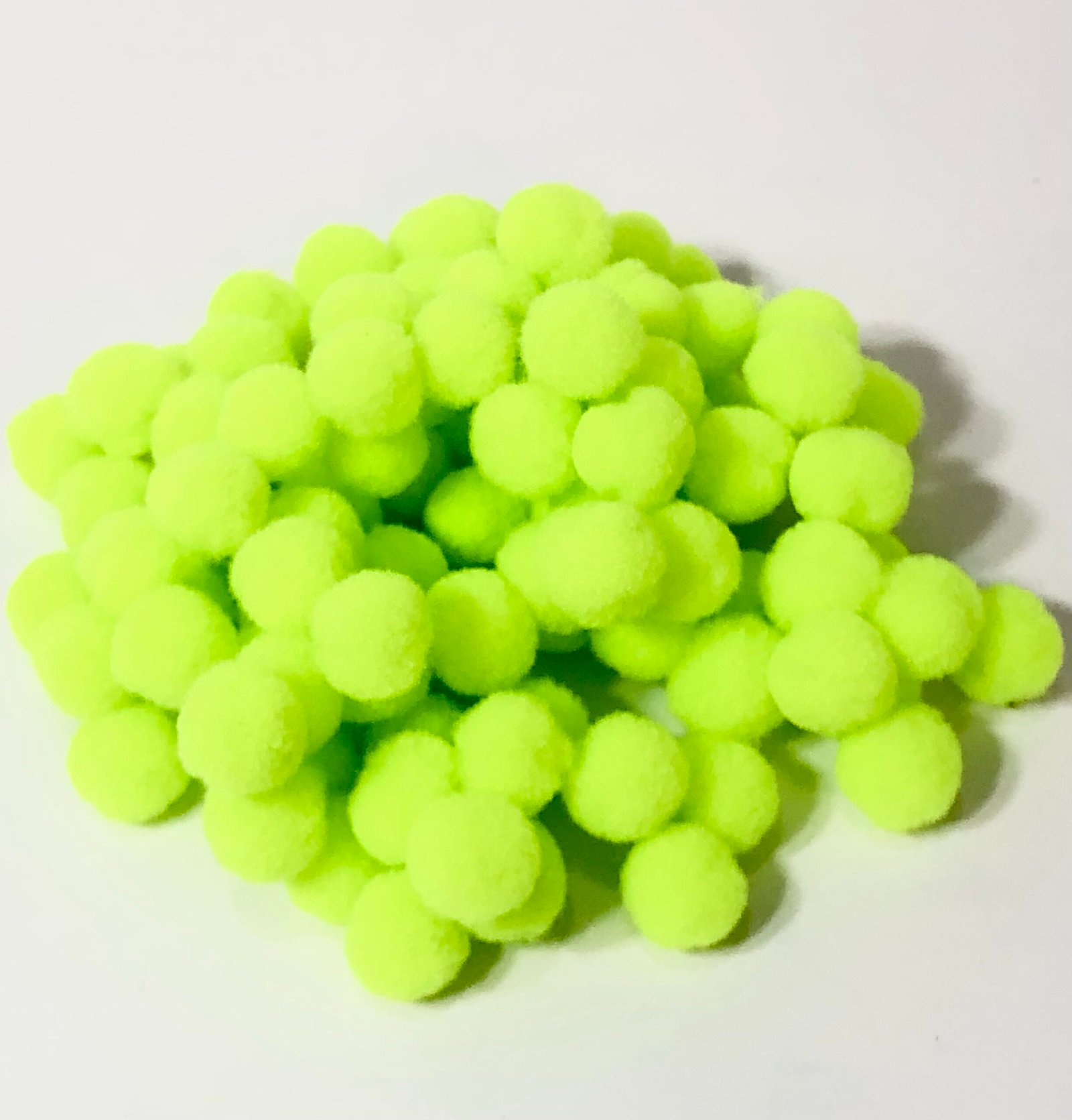 Pompom Bolinha-Verde Limão 10mm
Aprx 100unid