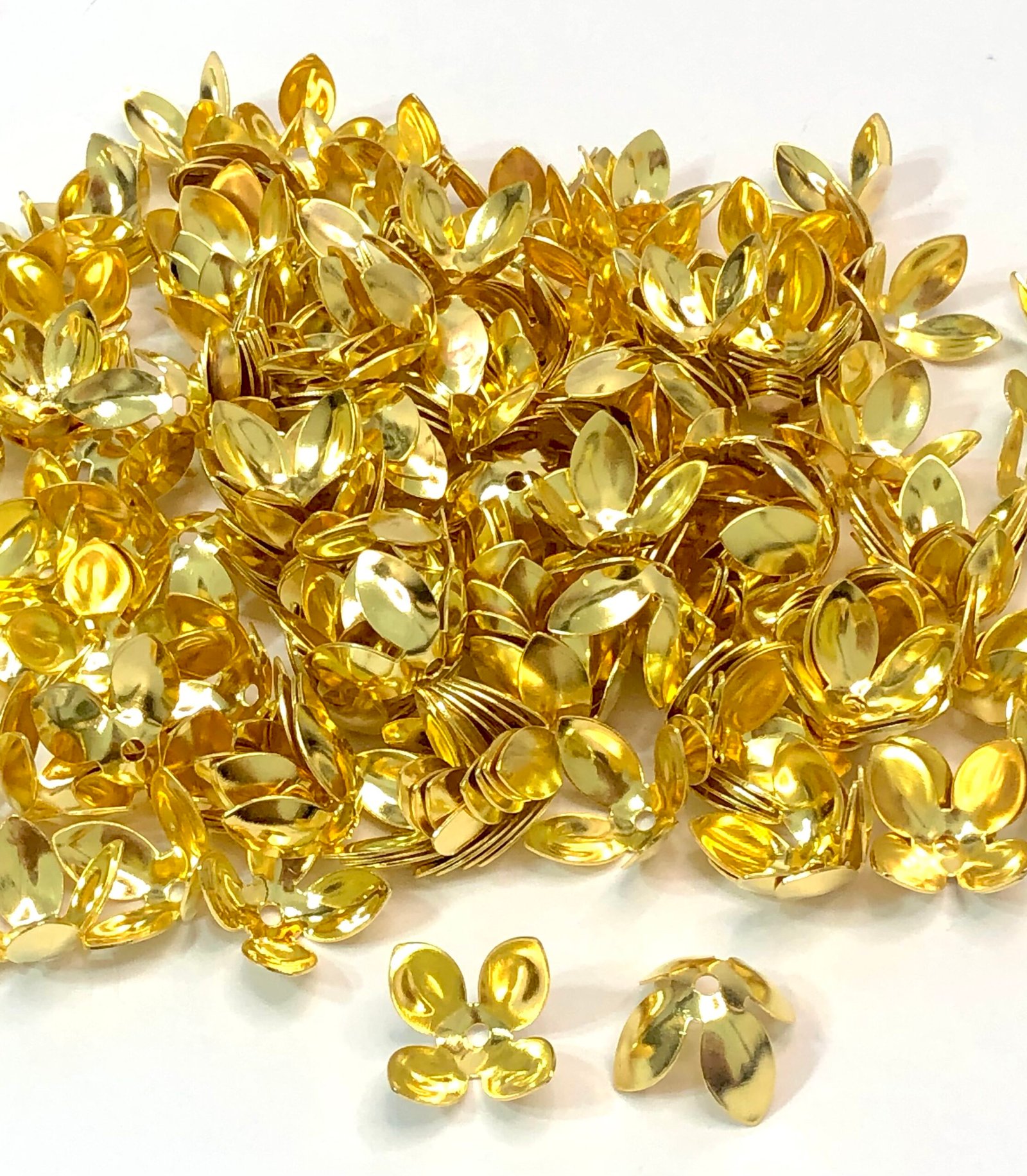 Tulipa Flor Metal dourado 1,5cm20unid