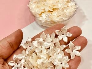 Aplique - Flor 20mm - Perolada 12g - Aprox. 40unid