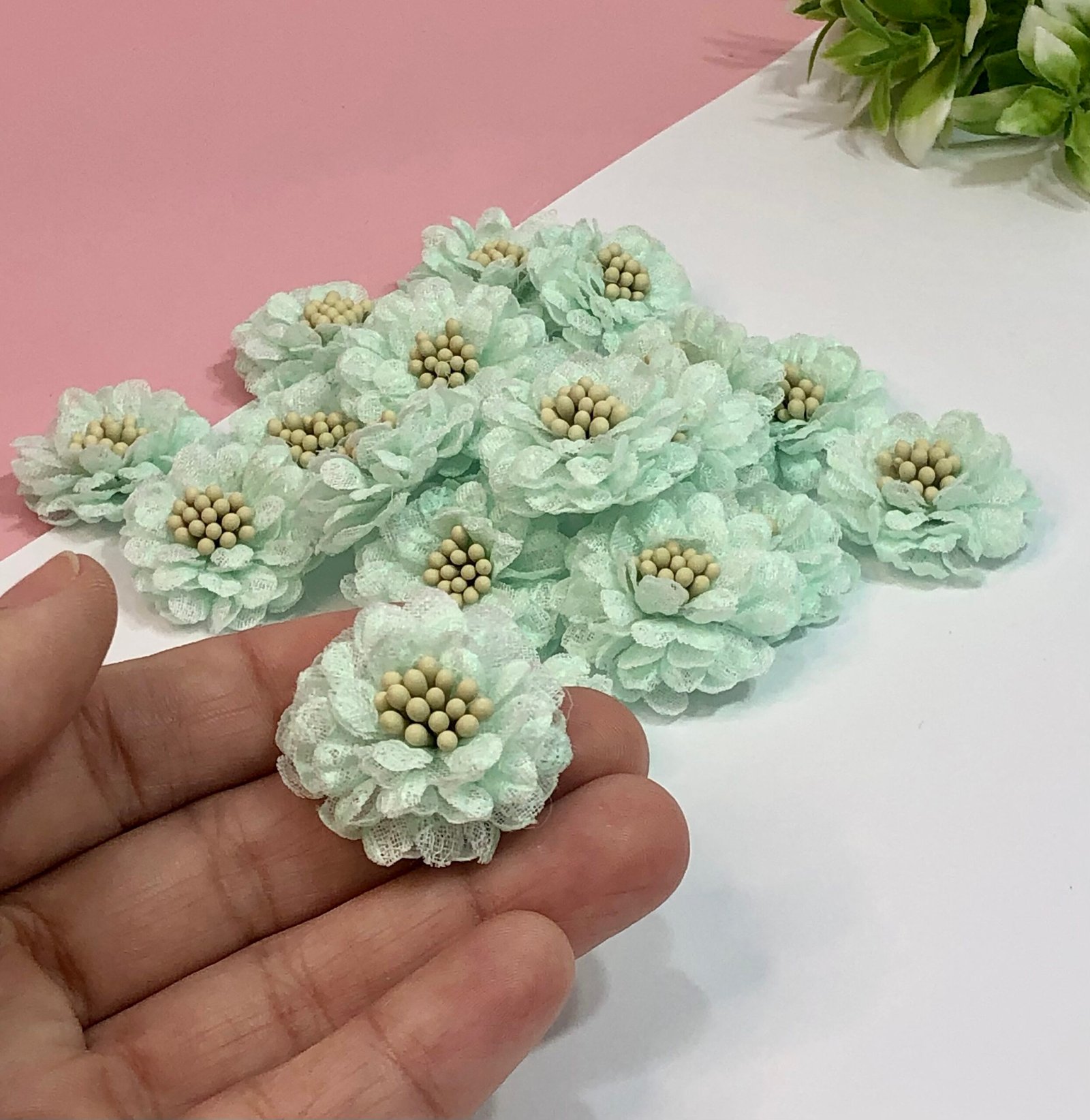 Flor Juta - 3,0 cm -Verde Menta  - 2 unid.