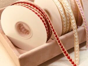 Fita tecido bordado coração-10mm
05mtrs