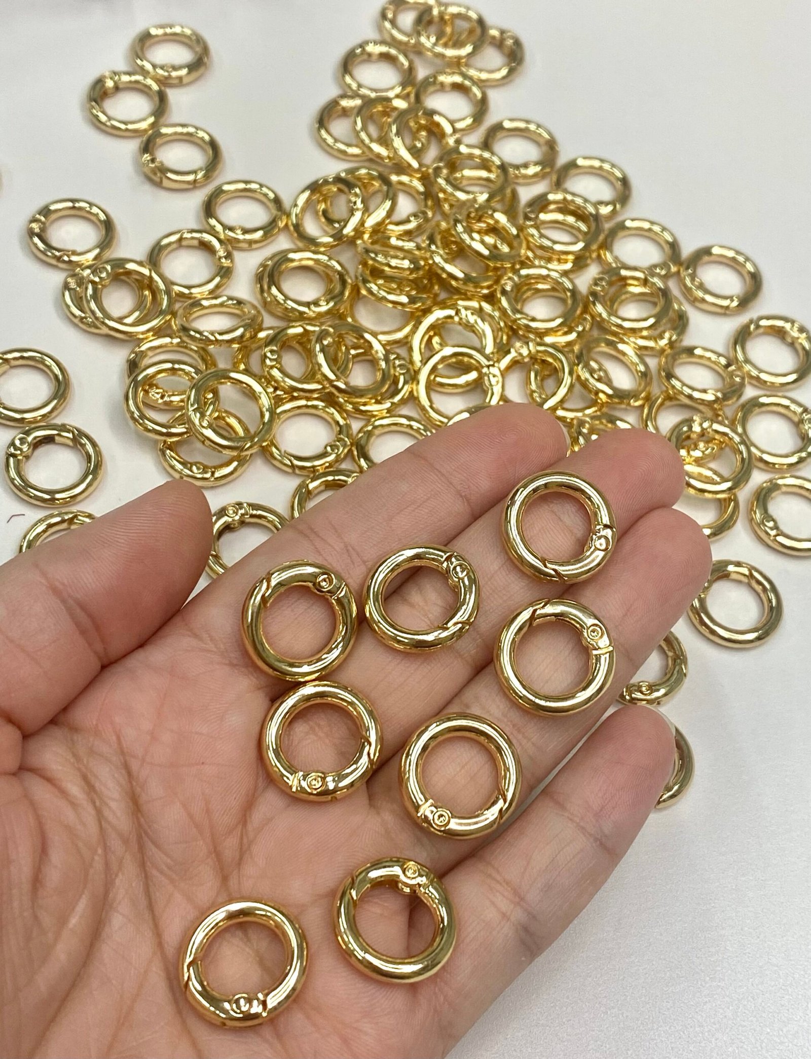 Argola articulada 18mm Dourada - 05unid